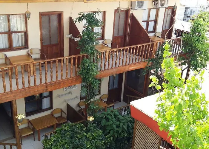 Ξενοδοχείο Sato 2*